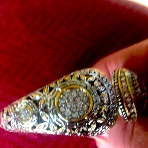 Two tone (silver tone snd goldstone) with crystals expandable bangle
